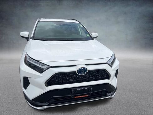Used 2023 Toyota RAV4 SE w/ Weather & Moonroof Package AWD/4WD image 9