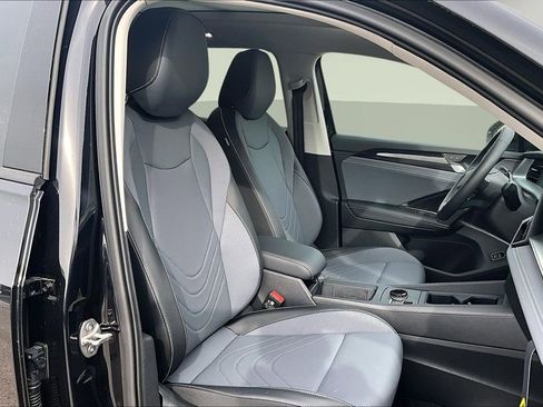 New 2026 Volkswagen Tiguan SE image 11