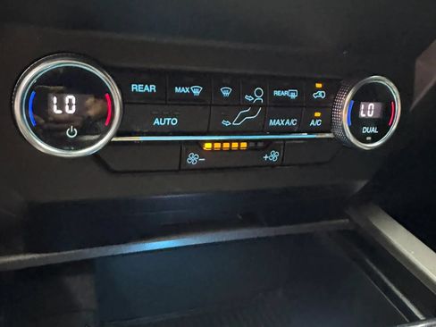 Used 2019 Ford Expedition XLT w/ Cargo Package RWD image 18