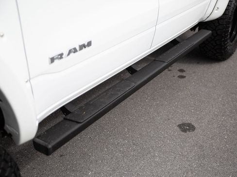 Used 2019 RAM 1500 Big Horn AWD/4WD image 11