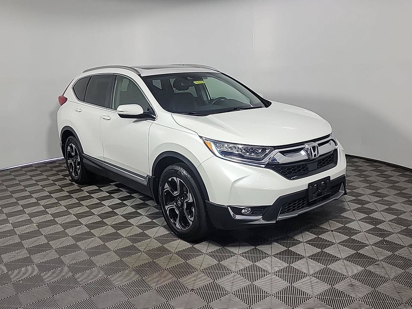 Certified 2019 Honda CR-V Touring image 1