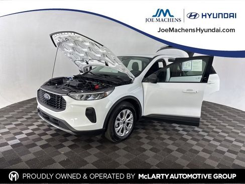 Used 2025 Ford Escape Active image 11