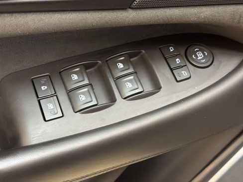 Used 2020 Cadillac Escalade Platinum RWD image 18