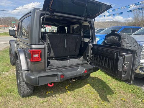 Used 2019 Jeep Wrangler Rubicon w/ Uconnect 4C Nav & Sound Group image 8