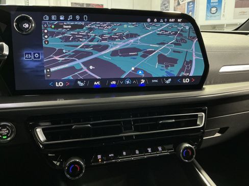 New 2026 Chevrolet Traverse LT w/ Midnight/Sport Edition FWD image 21