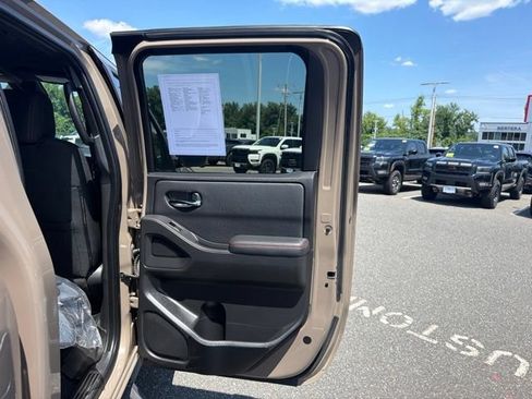 Used 2023 Nissan Frontier PRO-4X w/ Pro Convenience Package AWD/4WD image 26
