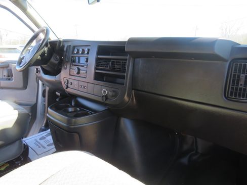 Used 2013 Chevrolet Express 2500 w/ Power Package image 15