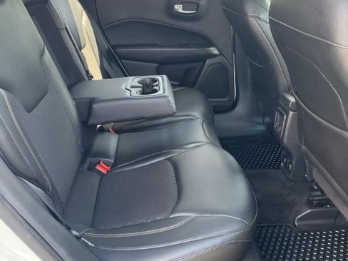 Used 2018 Jeep Compass Latitude w/ Popular Equipment Group AWD/4WD image 12