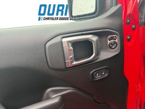 Used 2024 Jeep Wrangler Unlimited image 20