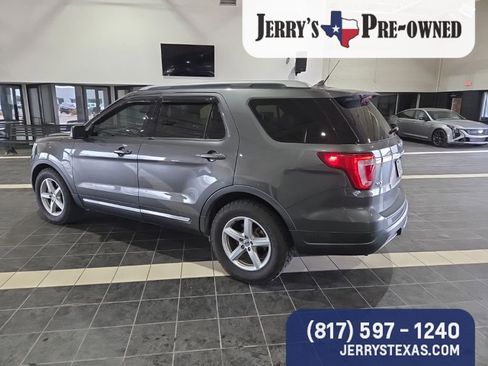 Used 2019 Ford Explorer XLT w/ Equipment Group 202A image 6