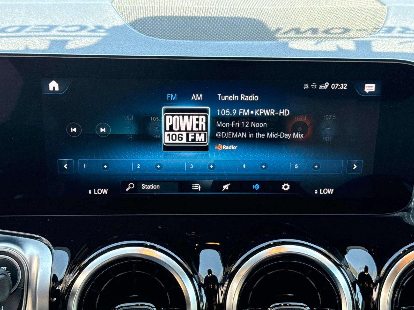 Used 2022 Mercedes-Benz GLB 250 image 36