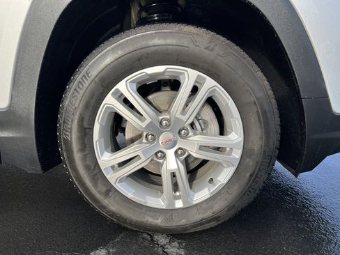 Used 2022 GMC Terrain SLE w/ Driver Convenience Package image 12