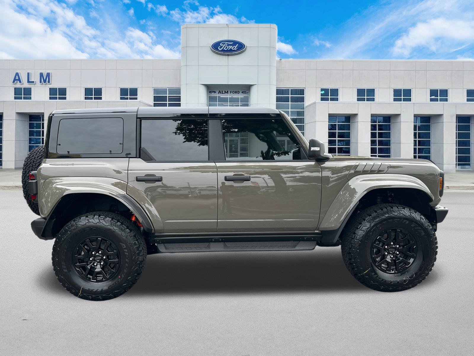 New 2026 Ford Bronco Raptor w/ Interior Carbon Fiber Pack AWD/4WD image 5