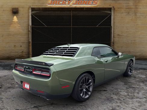 Used 2021 Dodge Challenger R/T Scat Pack RWD image 11