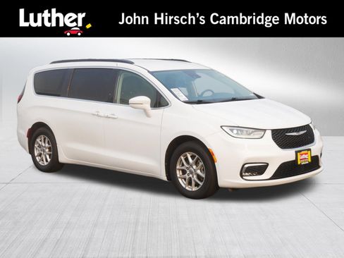 Used 2022 Chrysler Pacifica Touring-L FWD image 1