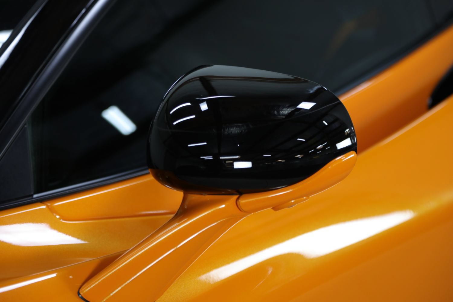 Used 2021 McLaren 765LT RWD image 19