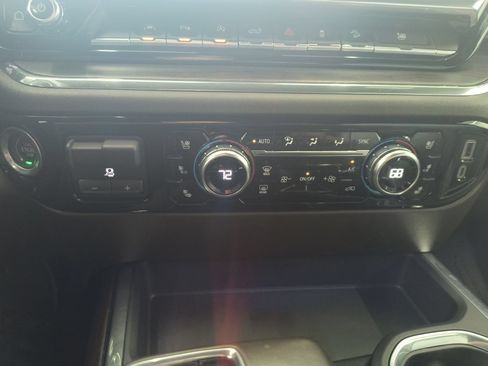Used 2024 GMC Sierra 1500 SLT w/ SLT Premium Plus Package AWD/4WD image 18