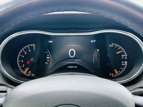 Used 2021 Jeep Grand Cherokee Laredo X image 17