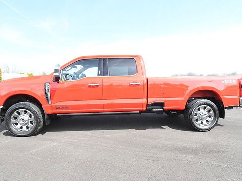 Used 2023 Ford F250 Lariat w/ Lariat Ultimate Package AWD/4WD image 4