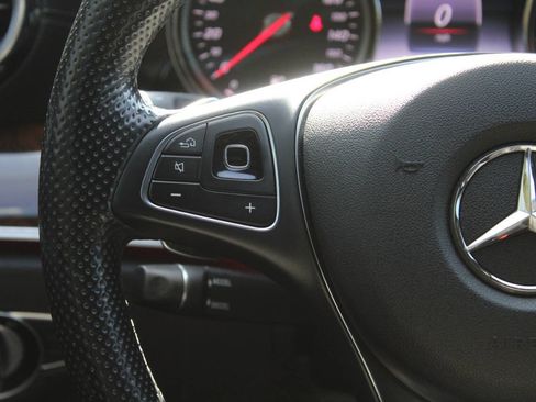 Used 2017 Mercedes-Benz E 300 4MATIC image 35