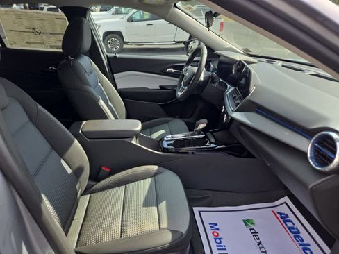 New 2026 Chevrolet Trax LT w/ LT Convenience Package FWD image 41