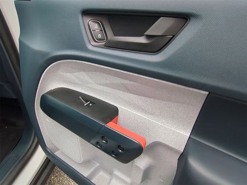 Used 2023 Ford Maverick XLT image 34