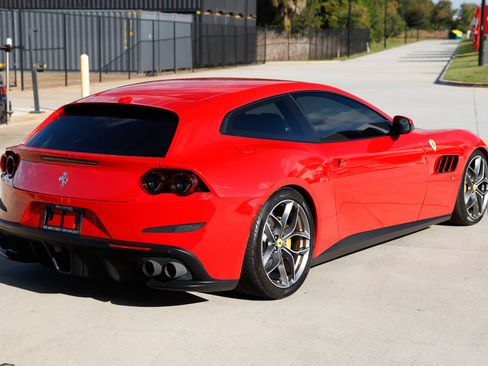 Used 2019 Ferrari GTC4Lusso T image 14