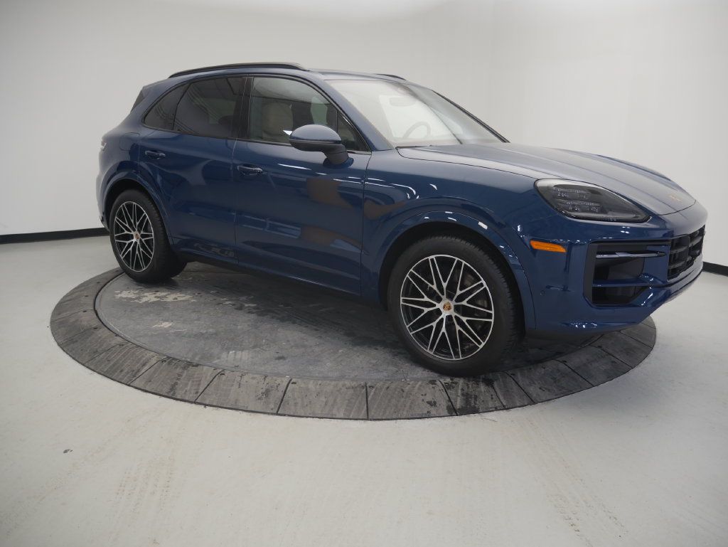 Certified 2026 Porsche Cayenne AWD/4WD image 9