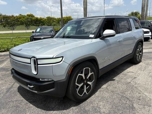 Used 2024 Rivian R1S Adventure AWD/4WD image 15
