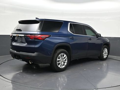 Used 2023 Chevrolet Traverse LS FWD image 5