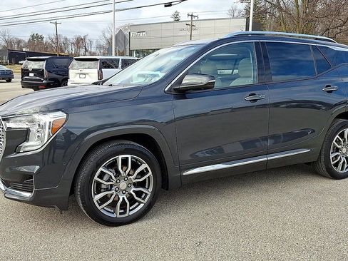 Used 2022 GMC Terrain Denali w/ Denali Premium Package image 5