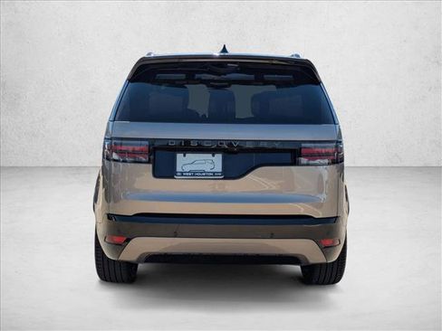 New 2025 Land Rover Discovery Dynamic SE image 8