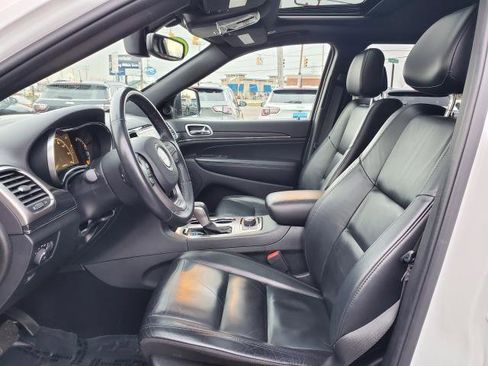 Used 2019 Jeep Grand Cherokee Limited w/ Trailer Tow Group IV image 5