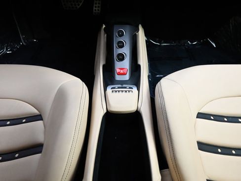 Used 2016 Ferrari 488 GTB image 9