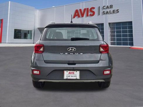 Used 2025 Hyundai Venue SEL FWD image 9