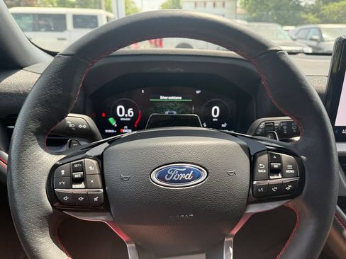 Used 2025 Ford Explorer ST AWD/4WD image 32