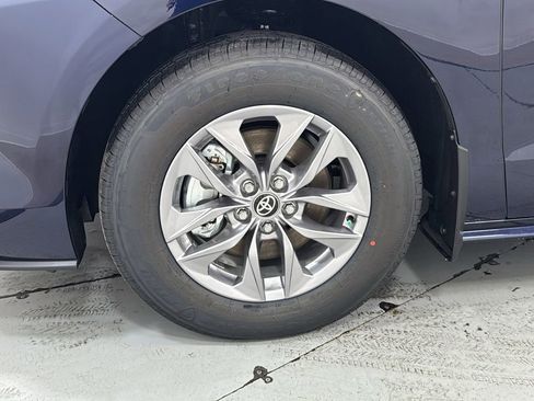 New 2026 Toyota Sienna LE image 25