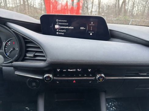 Used 2024 MAZDA MAZDA3 s image 22