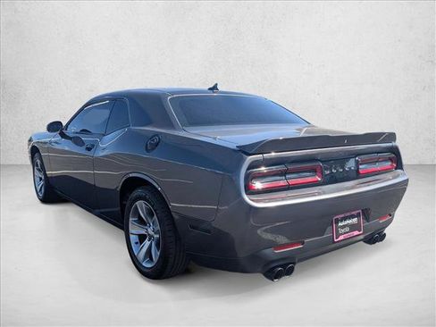 Used 2020 Dodge Challenger SXT RWD image 10