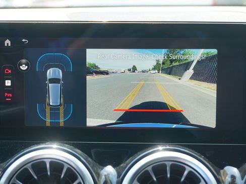 New 2025 Mercedes-Benz GLB 250 4MATIC image 36