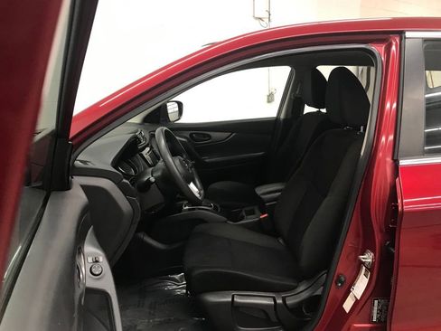 Used 2021 Nissan Rogue Sport S image 12