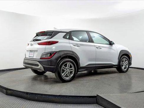 Used 2023 Hyundai Kona SE image 8