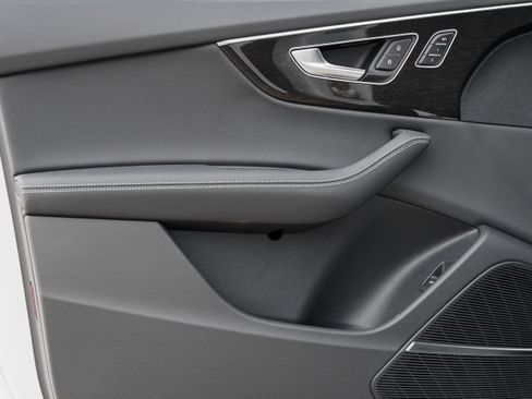 New 2026 Audi Q8 Premium Plus image 23