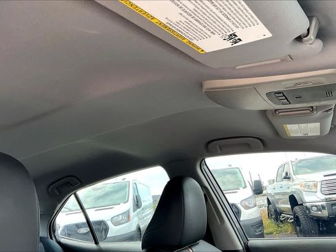 Used 2018 Toyota Camry Hybrid FWD image 30