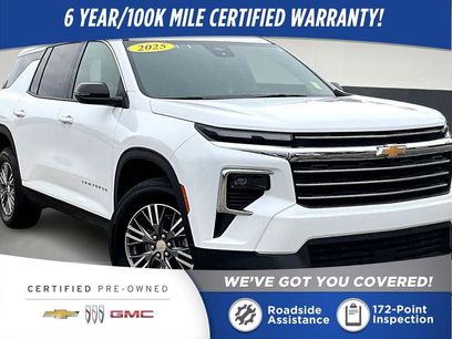 Used 2025 Chevrolet Traverse LT