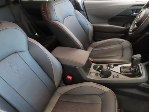 Certified 2025 Subaru Crosstrek 2.5i Limited w/ Crosstrek Mirror Package image 27