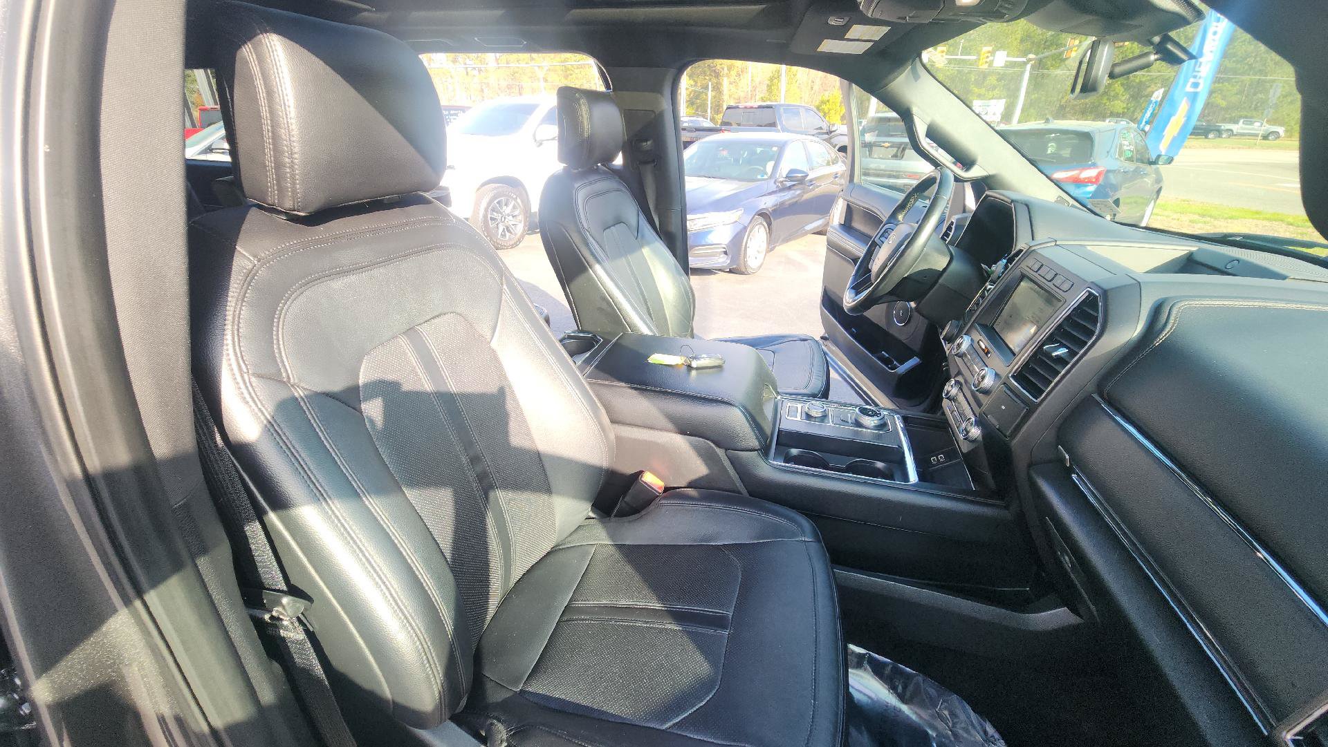 Used 2019 Ford Expedition Max Limited w/ Special Edition Package AWD/4WD image 15