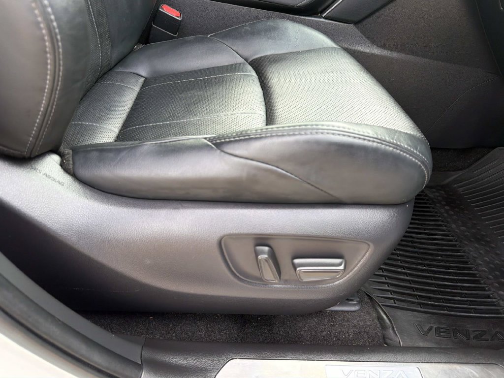 Used 2021 Toyota Venza Limited AWD/4WD image 14