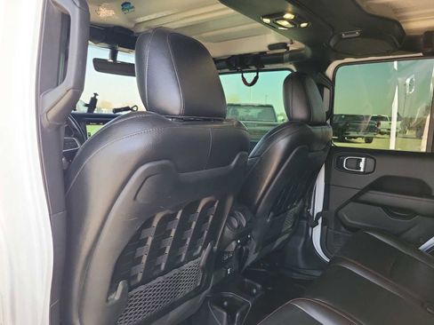 Used 2021 Jeep Gladiator Rubicon image 12