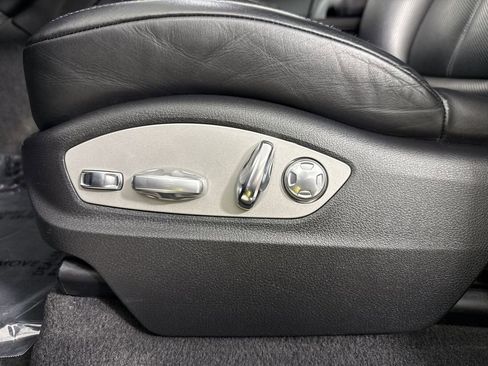 Certified 2018 Porsche Macan AWD/4WD image 38